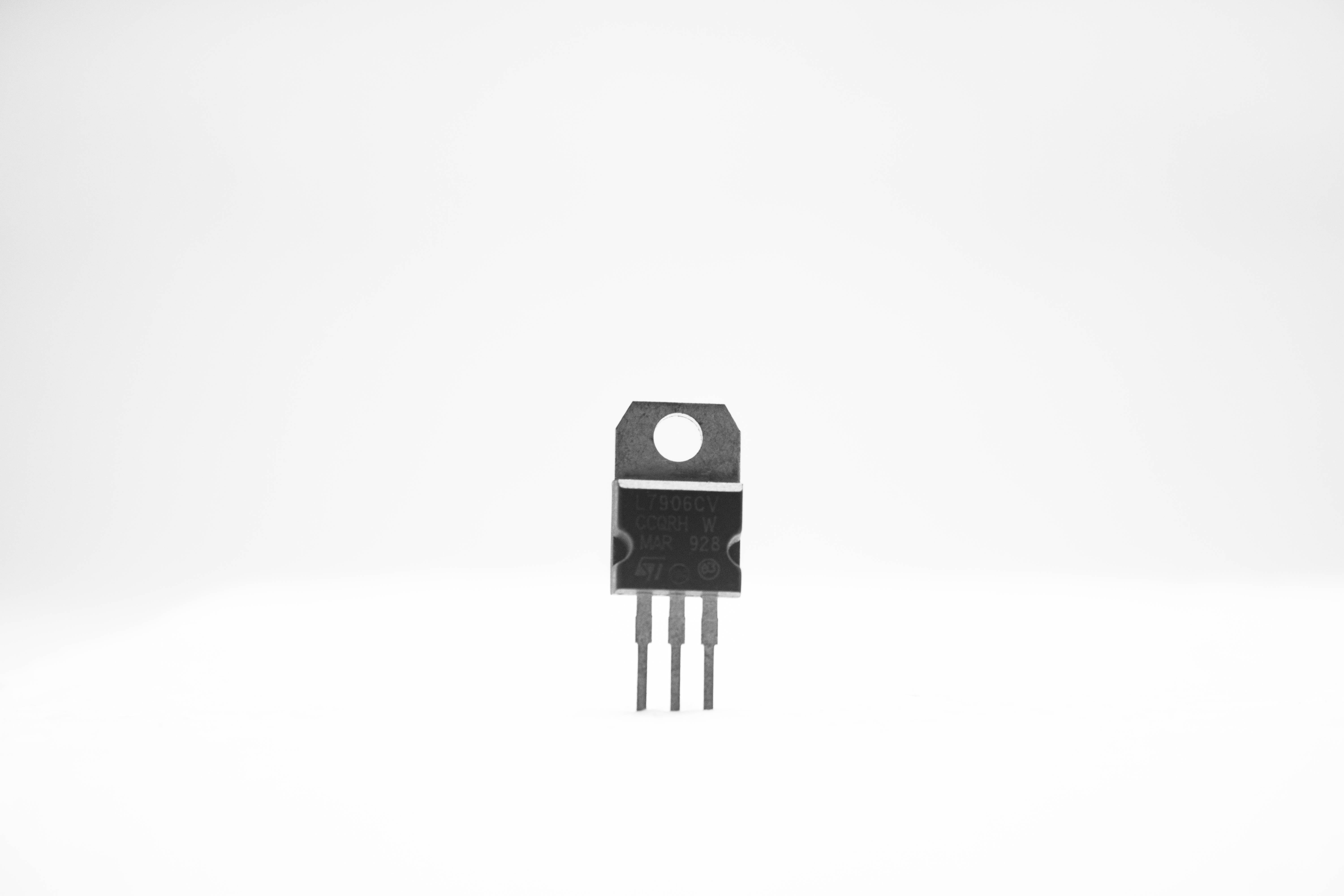 L7906 -6V Linear Regulator