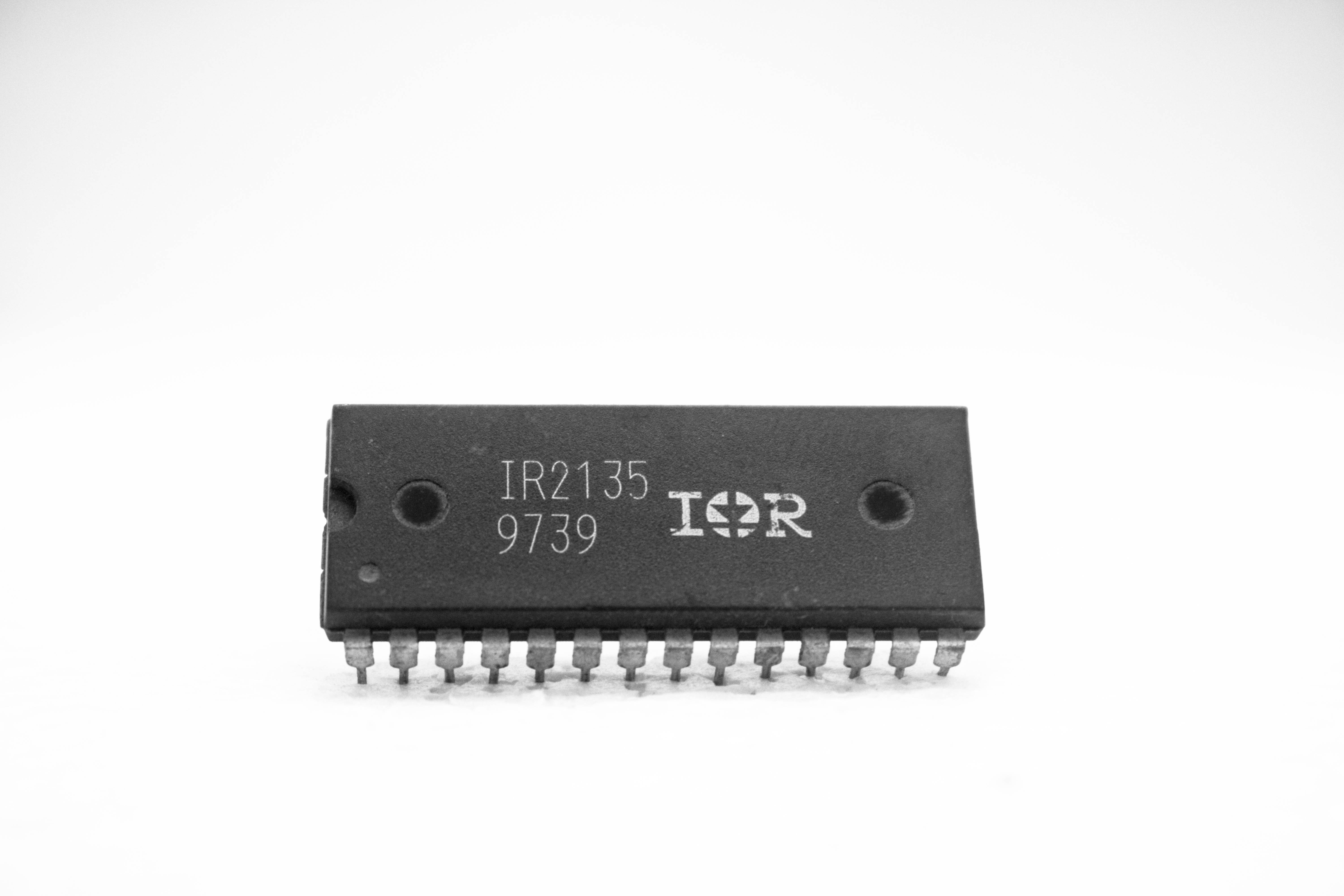 IR2135