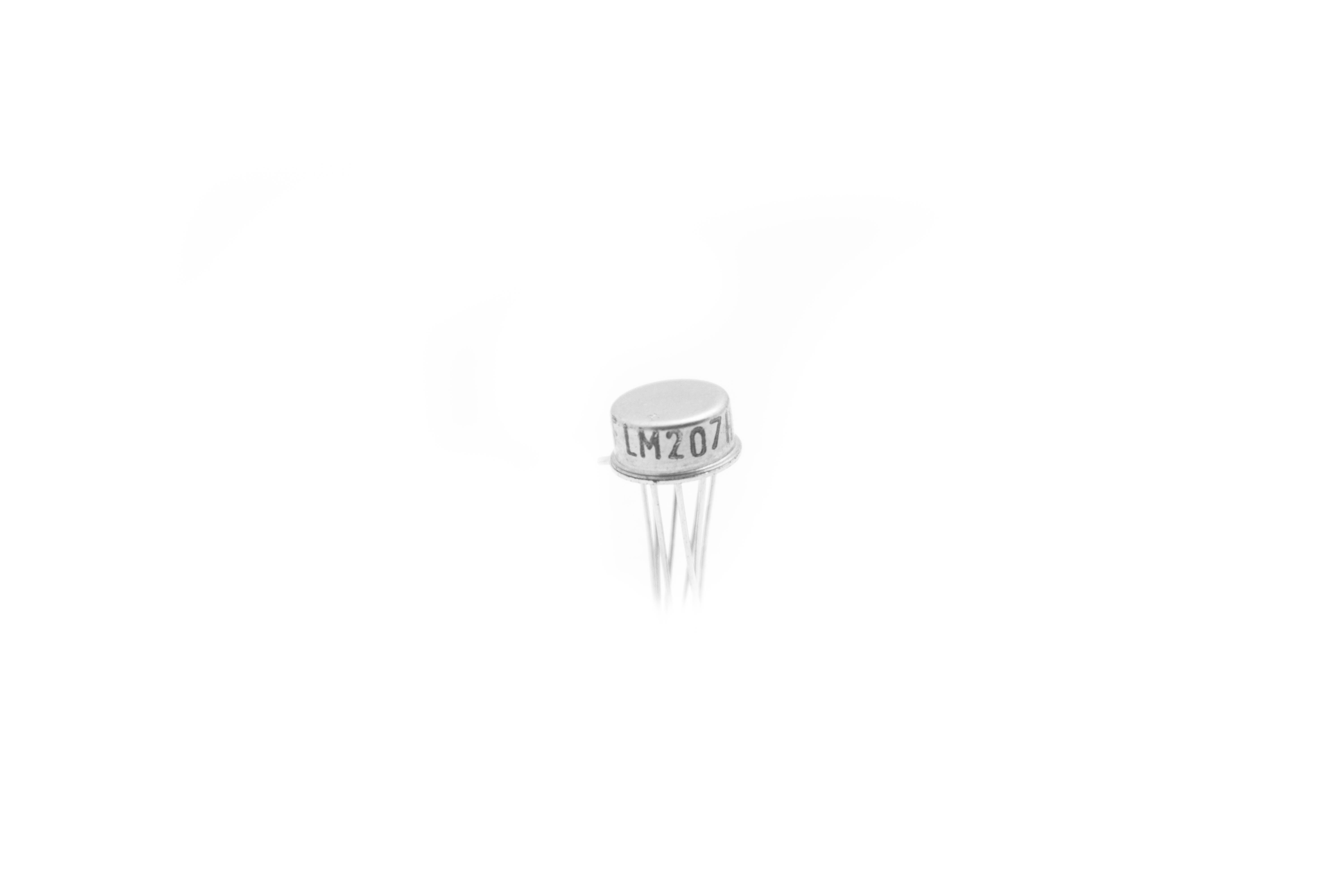 LM207 METAL