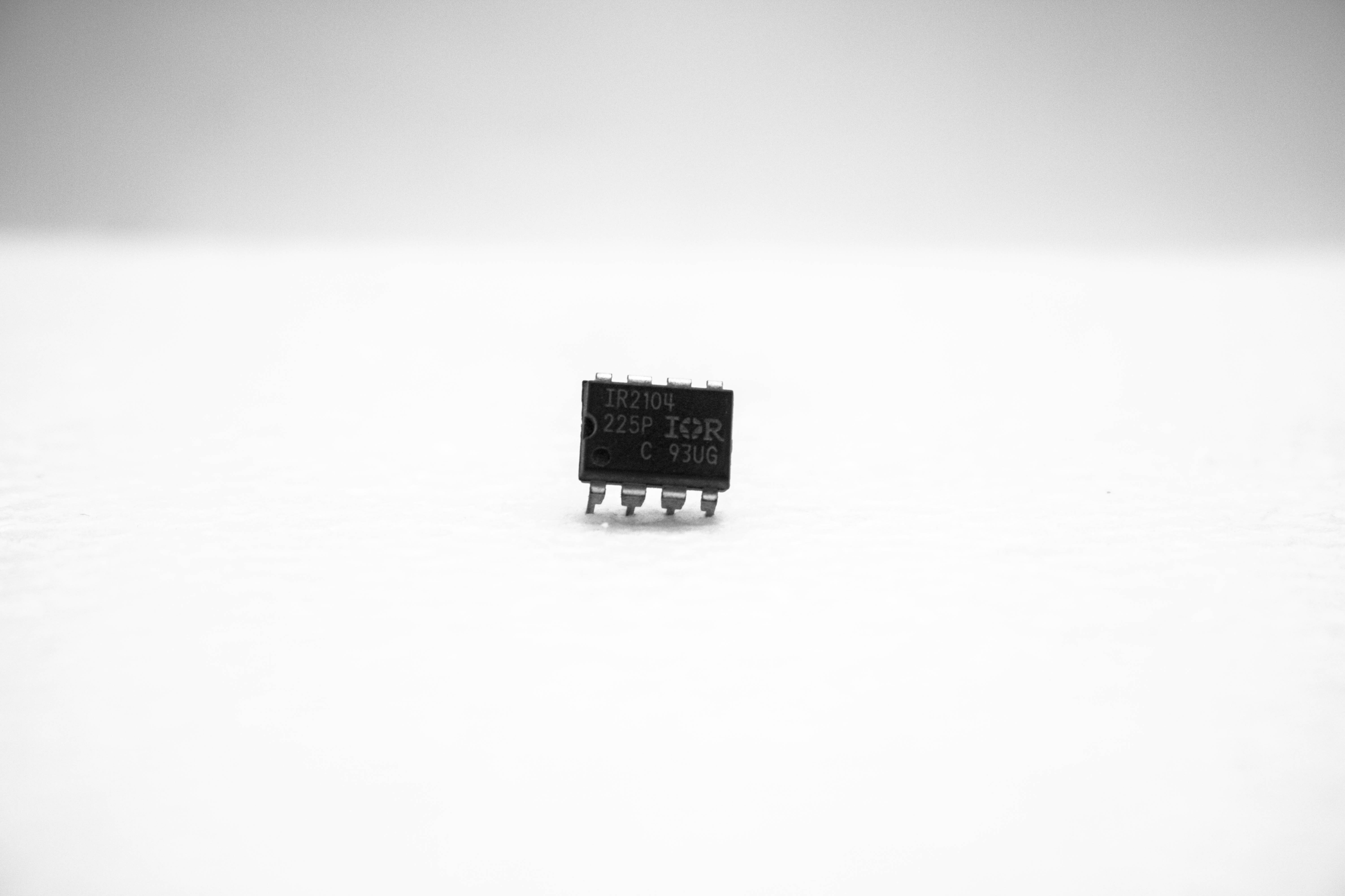 IR2104