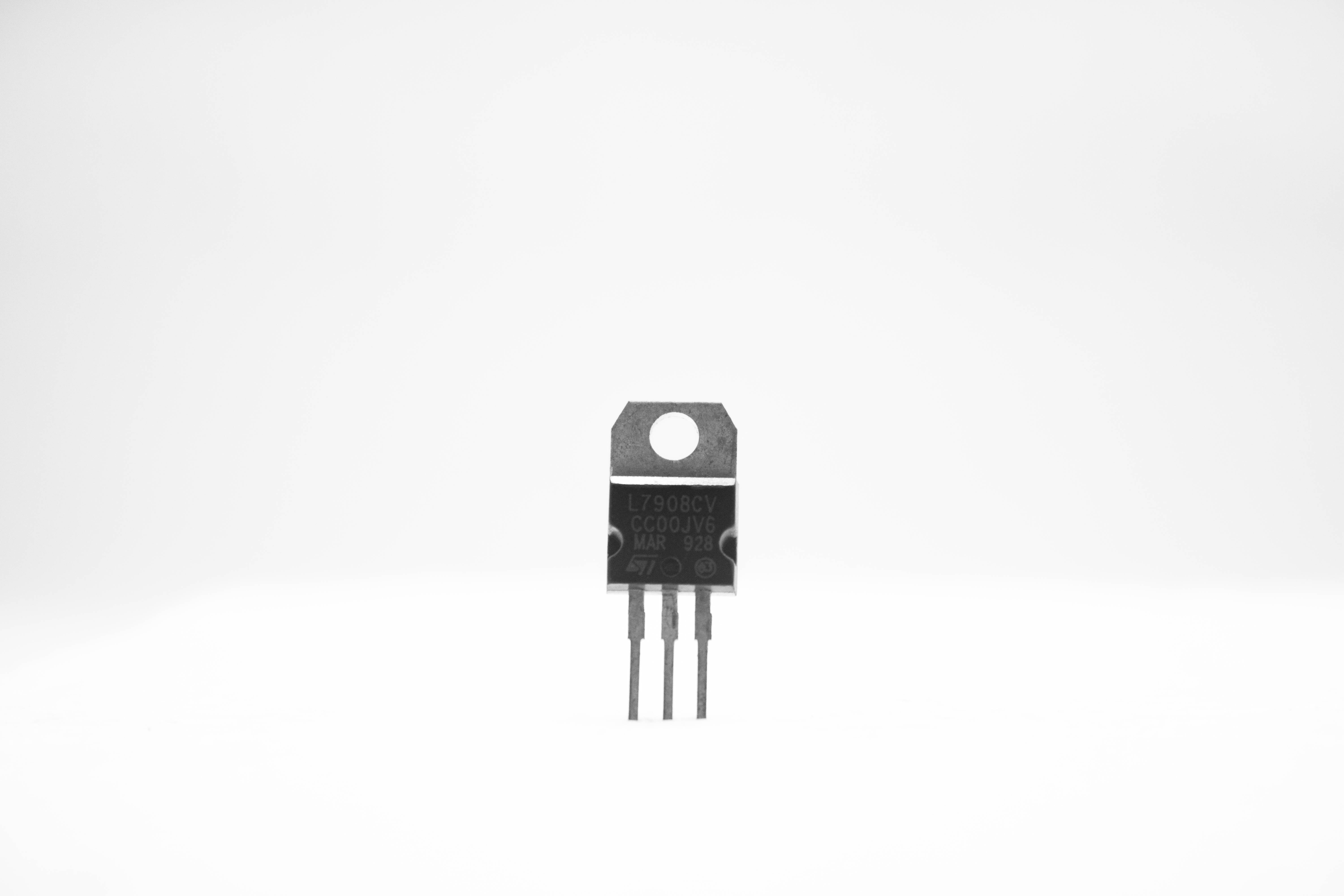 L7908 -8V Linear Regulator