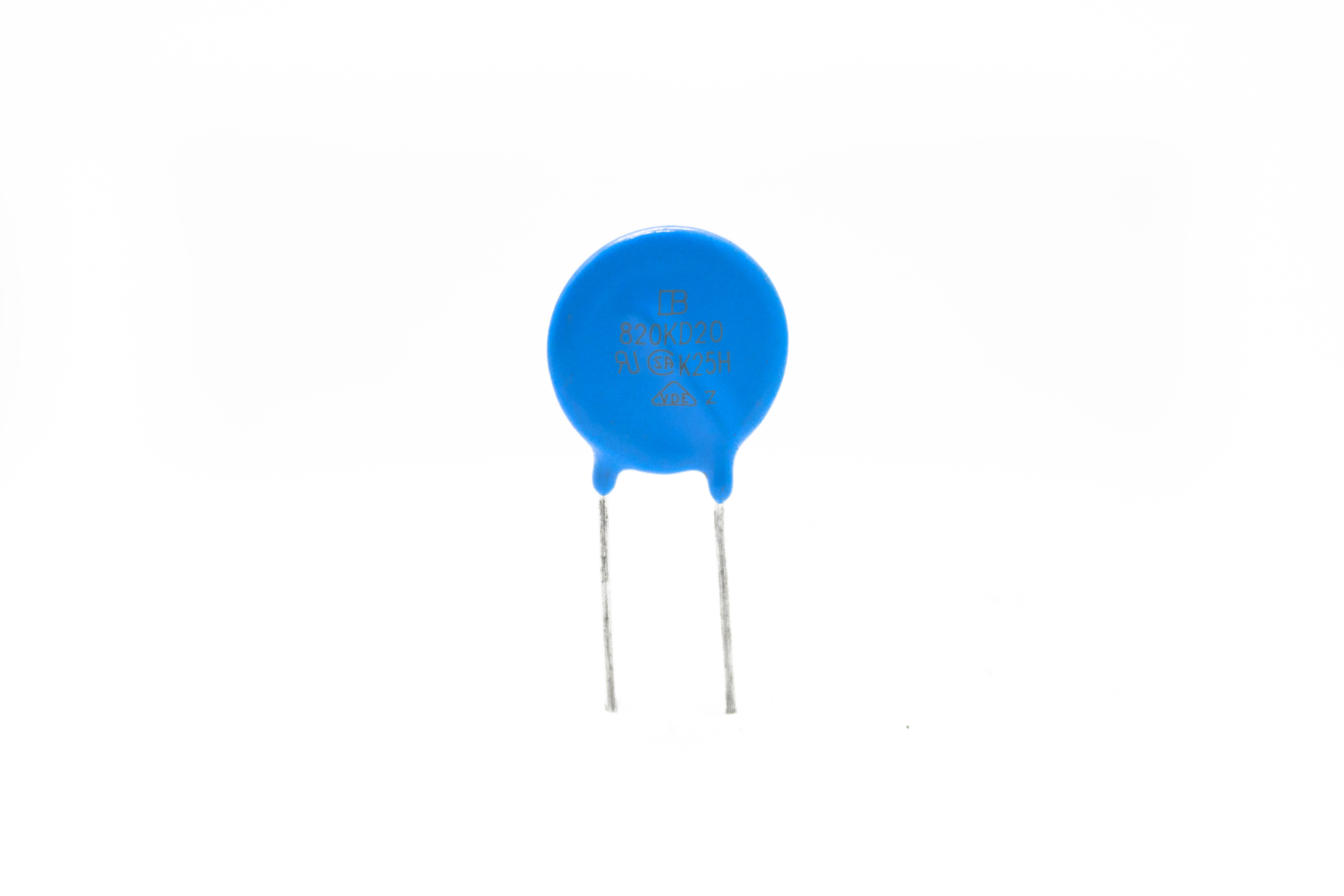 Varistor20D820