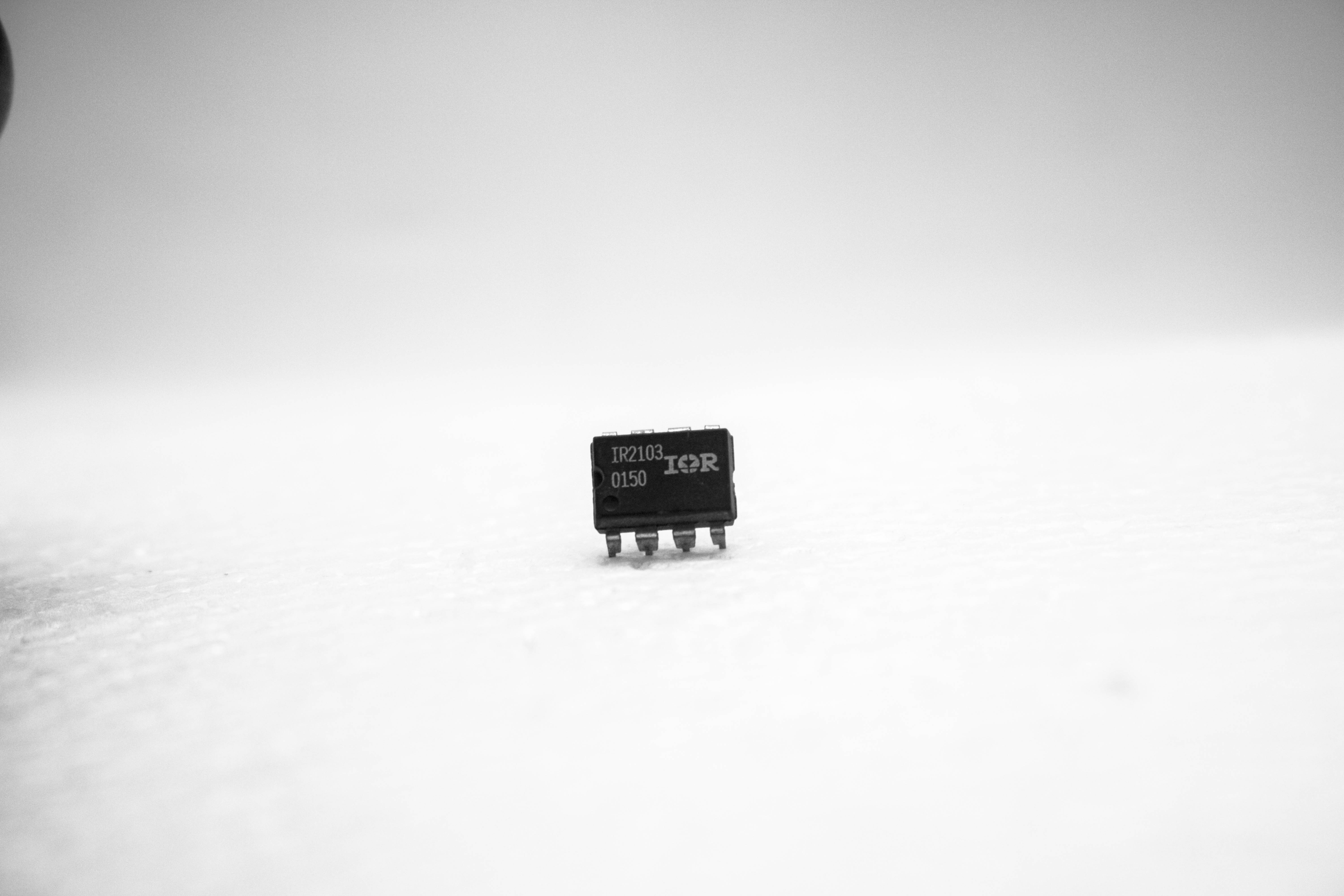 IR2103