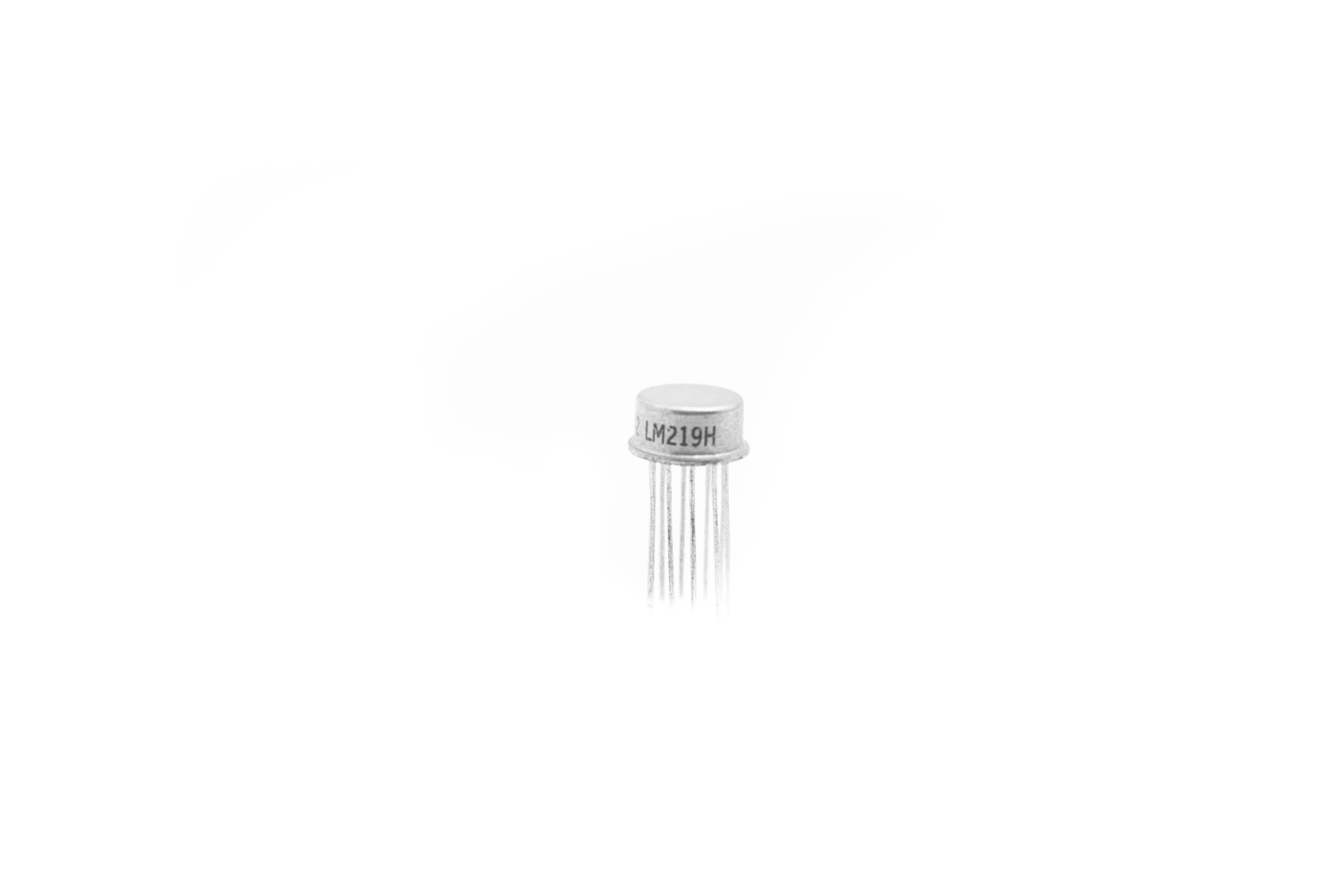 LM219 METAL
