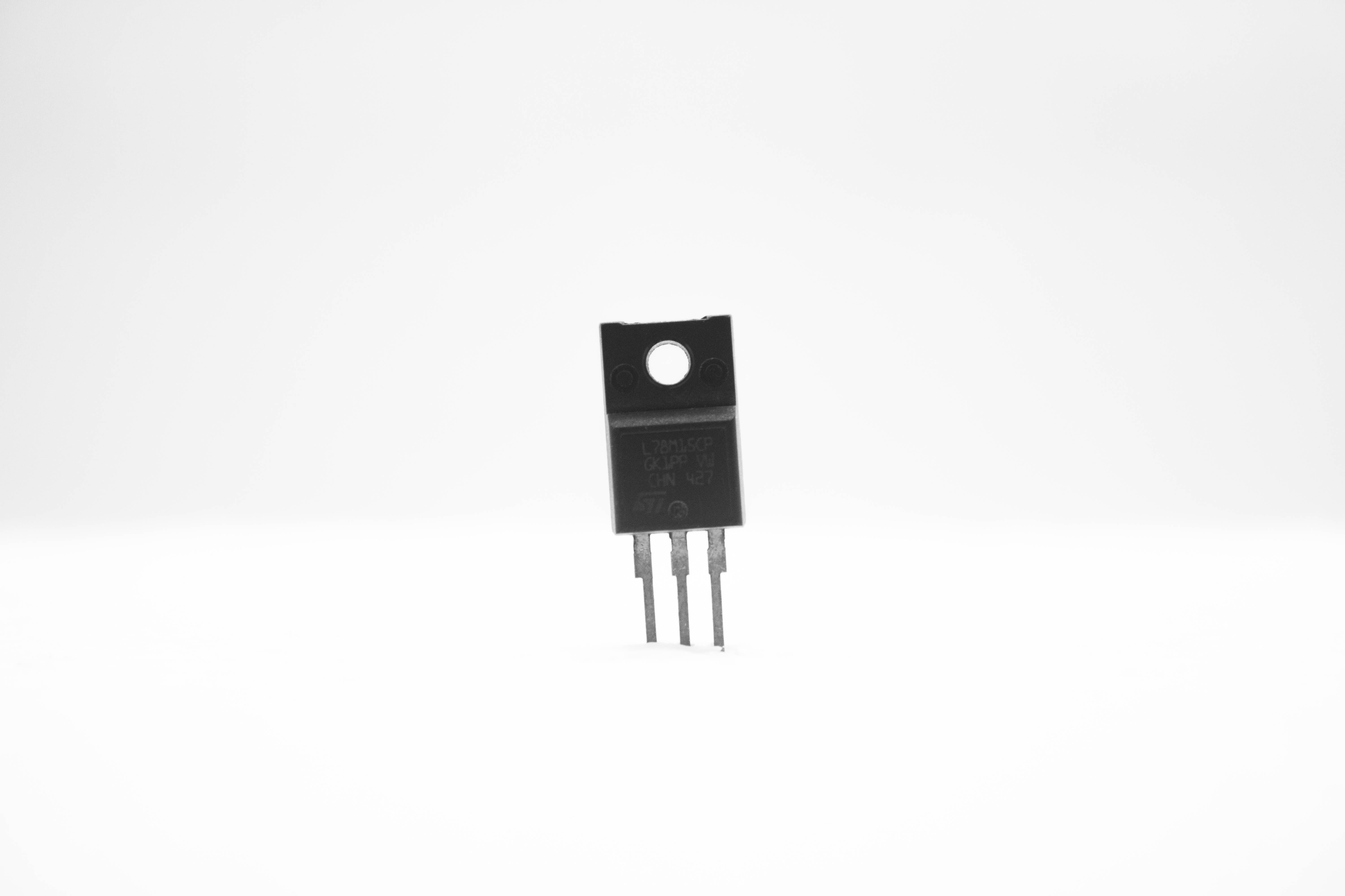 L7815 +15V Linear Regulator