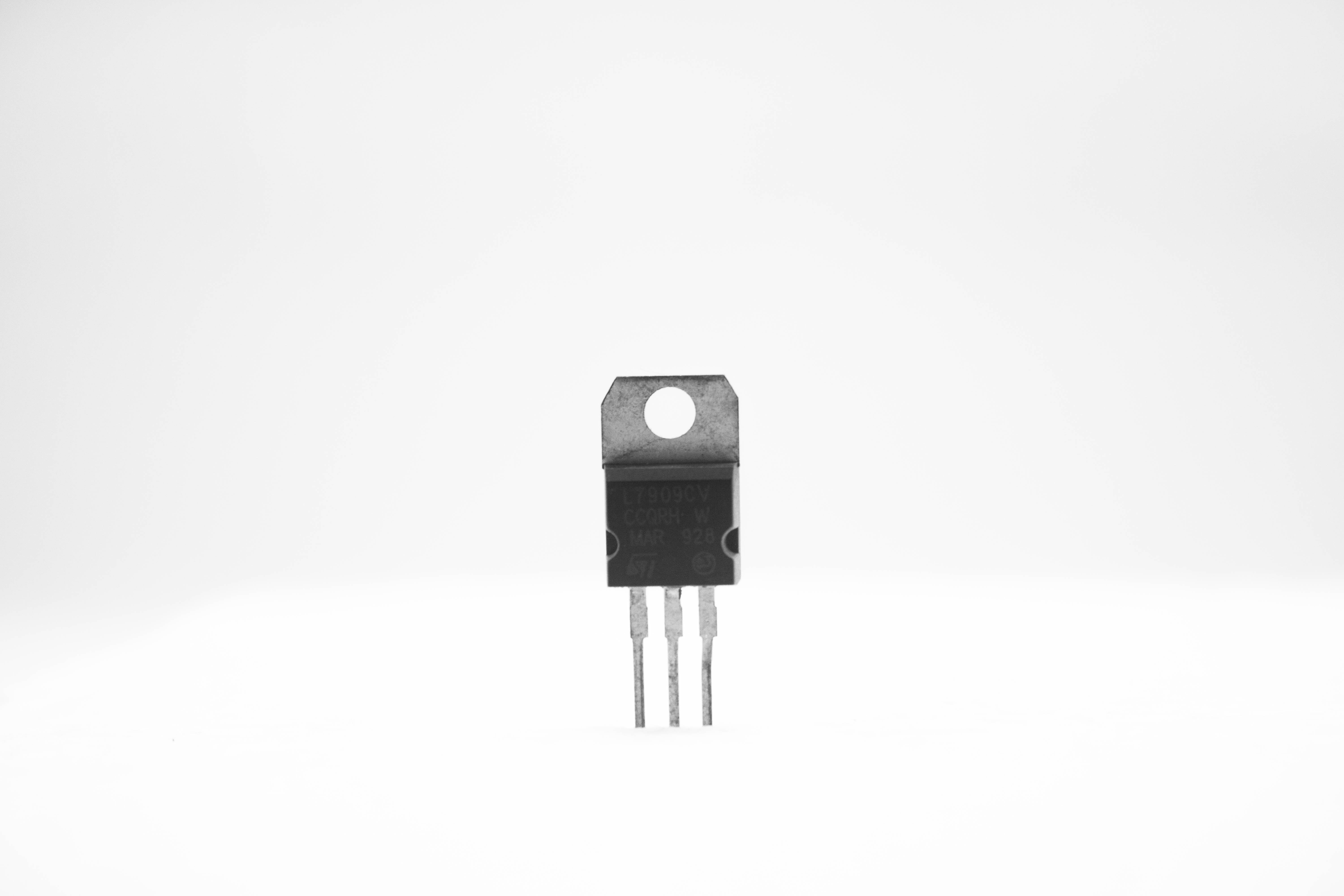 L7909 -9V Linear Regulator